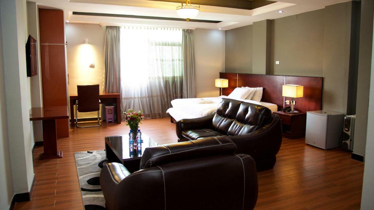 Yinm Furnished Apartment Адис Абеба Екстериор снимка